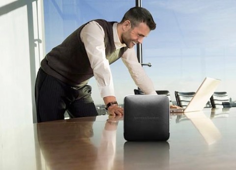 רמקול נייד Harman Kardon Esquire